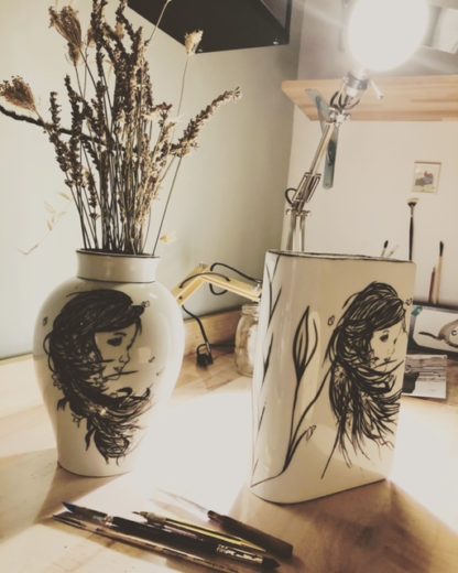 Vase "Je suis une femme"